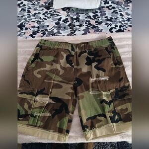 New Distressed Camouflage Cargo Shorts/XL-12